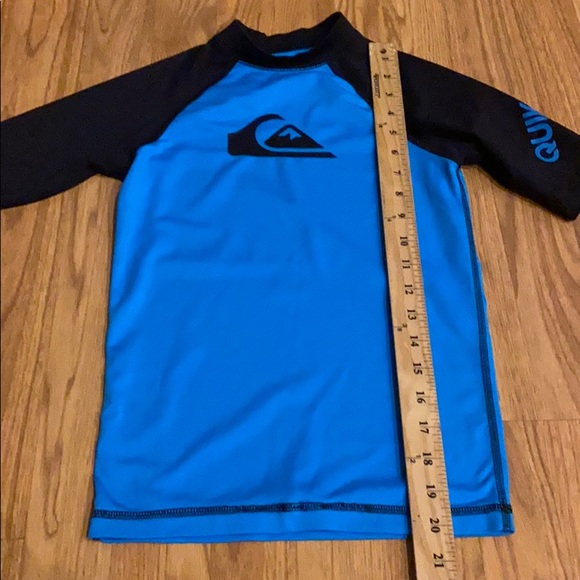 Quiksilver Rash Guard Kids Size Small - Picture 2 of 5
